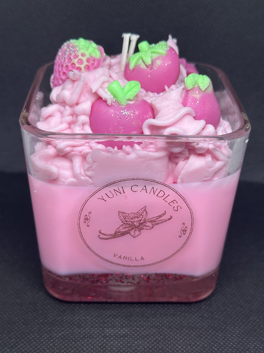 Sweet Delight – Vanilla Strawberry Whip Candle